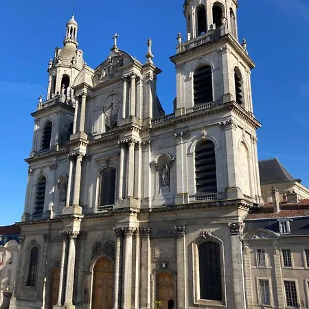 Lägenhet Confortable Centre